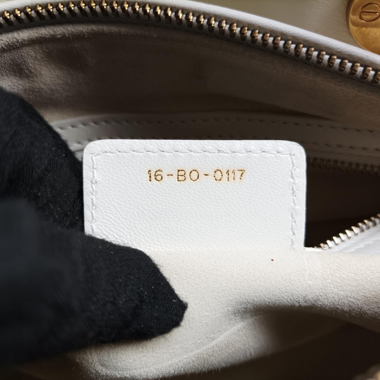 Lady Dior White lambskin 16-BO-0117