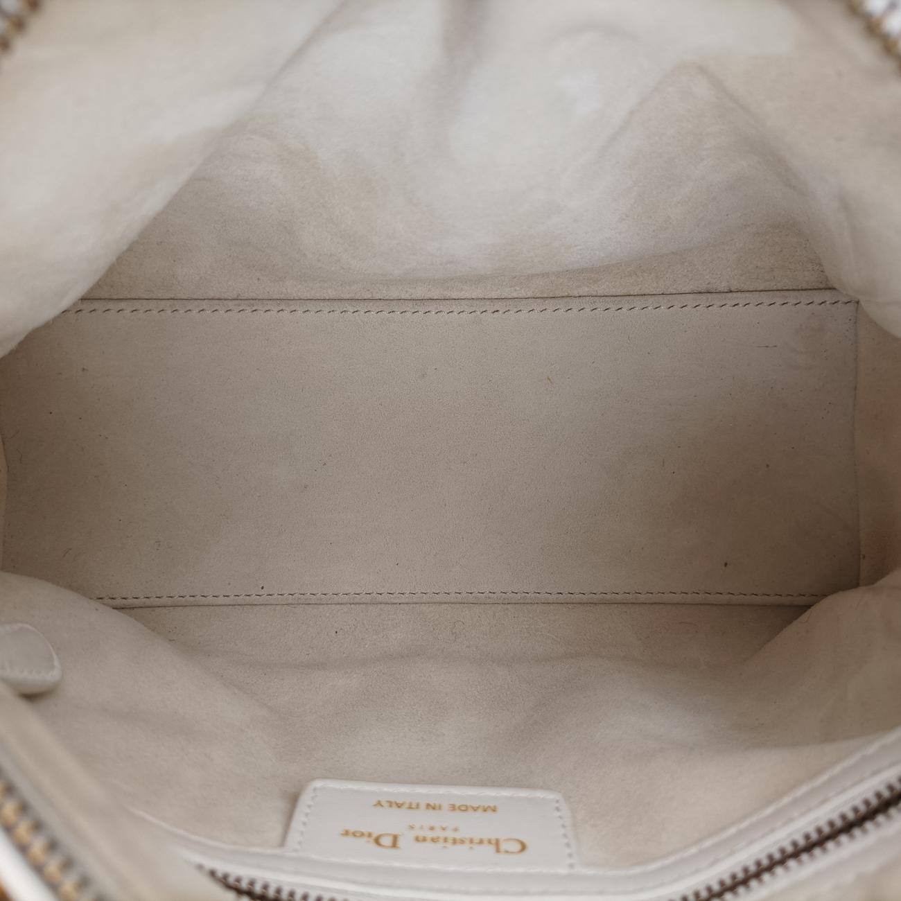Lady Dior White lambskin 16-BO-0117