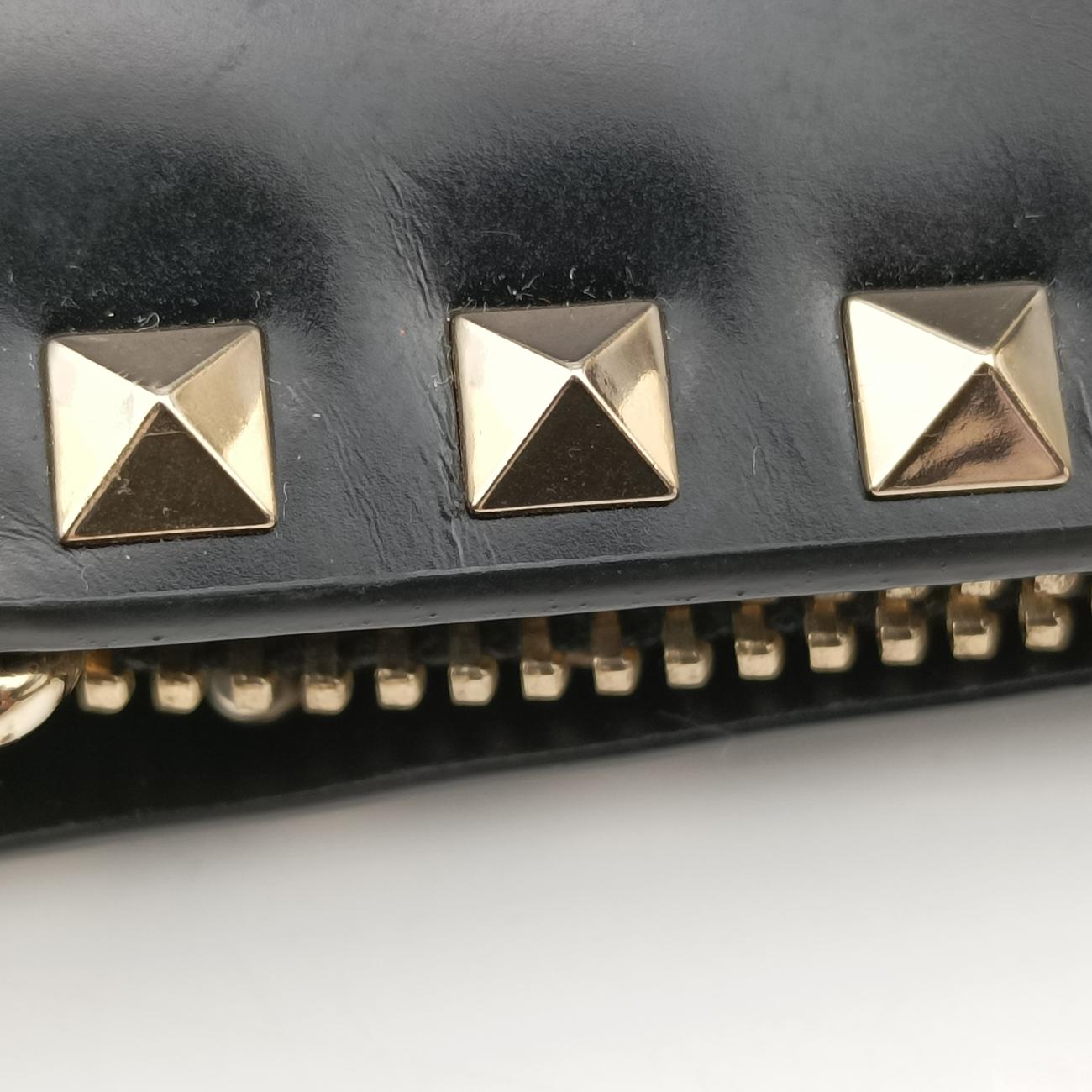 Rockstud Black Leather BS-L538VQZ0