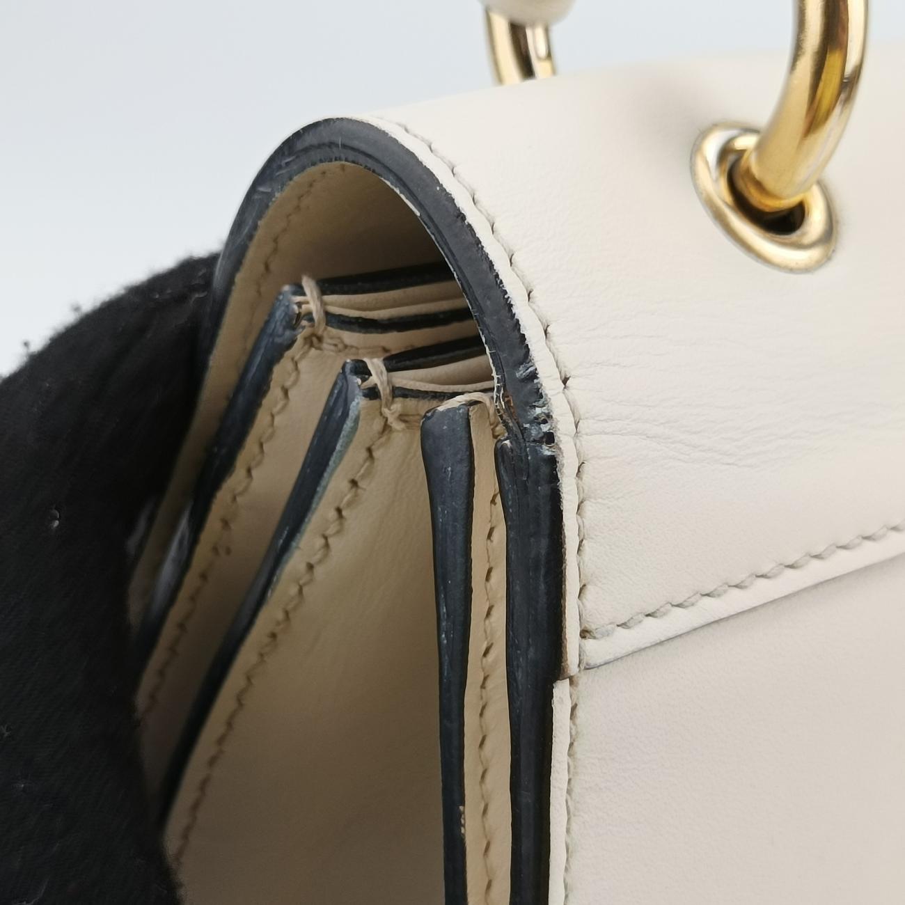 Queen Margaret White Leather E025863017