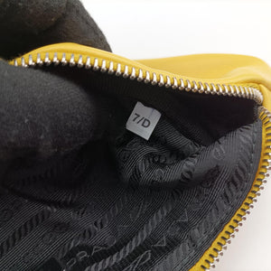 triangle embossed logo Yellow Leather 7/D