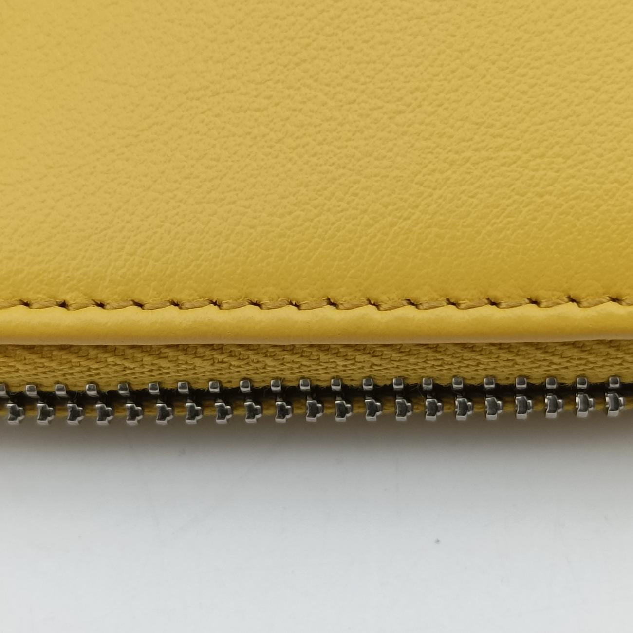 triangle embossed logo Yellow Leather 7/D