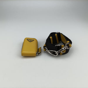 triangle embossed logo Yellow Leather 7/D
