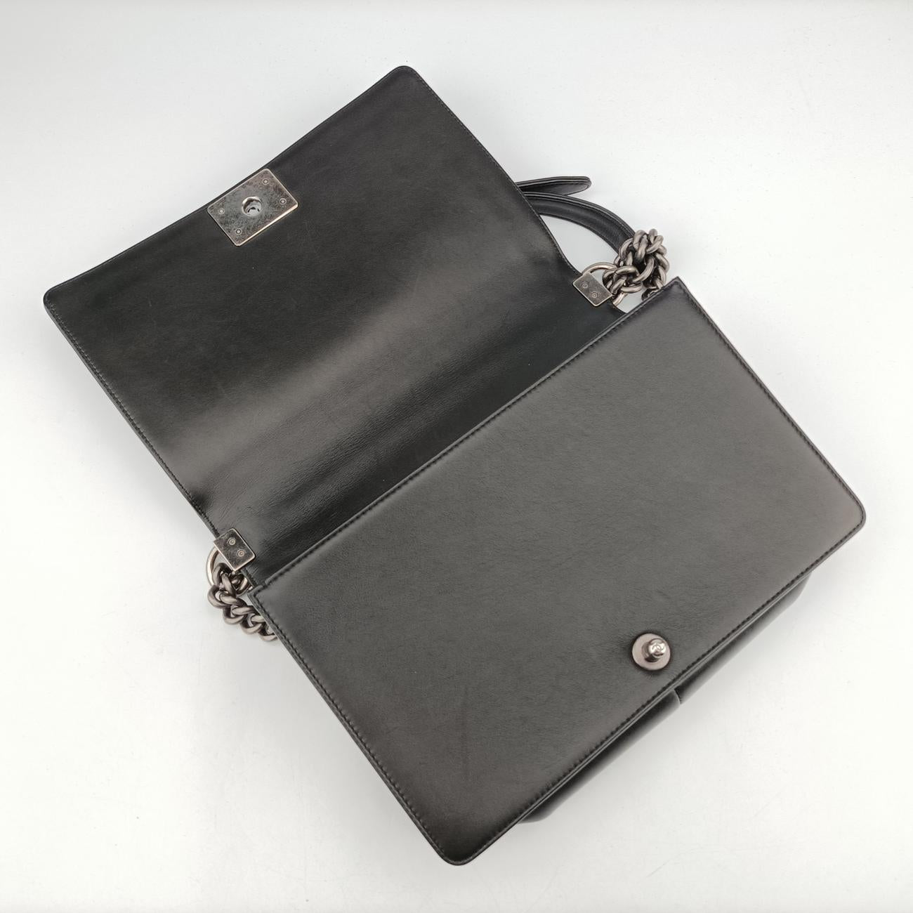 BOY CHANEL Black Leather 19092811