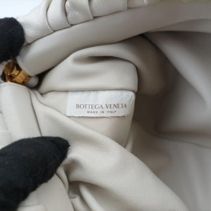 THE Chain Pouch White lambskin B08931202U