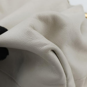 THE Chain Pouch White lambskin B08931202U