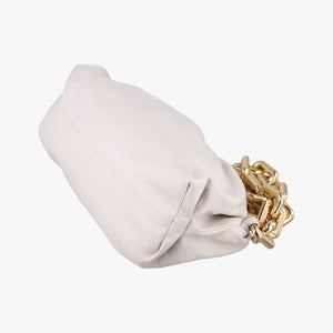 THE Chain Pouch White lambskin B08931202U