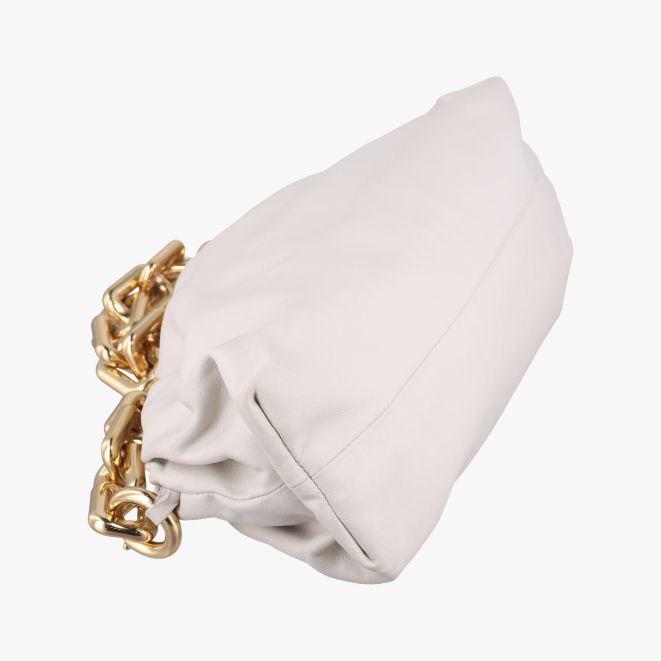 THE Chain Pouch White lambskin B08931202U