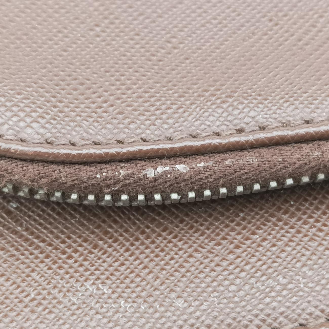 Triangle Logo Plate Brown Saffiano Leather 164