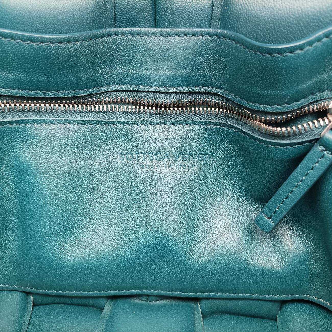 Padded CASSETTE Green lambskin B08485198X