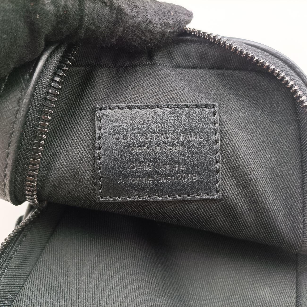 Danube Messenger Black x Multicolor Taiga CA2179 ICチップ