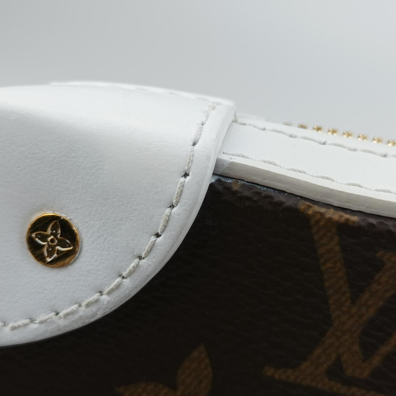 Soft Trunk Phone Box Brown x White Monogram Reverse Canvas TJ4240 ICチップ