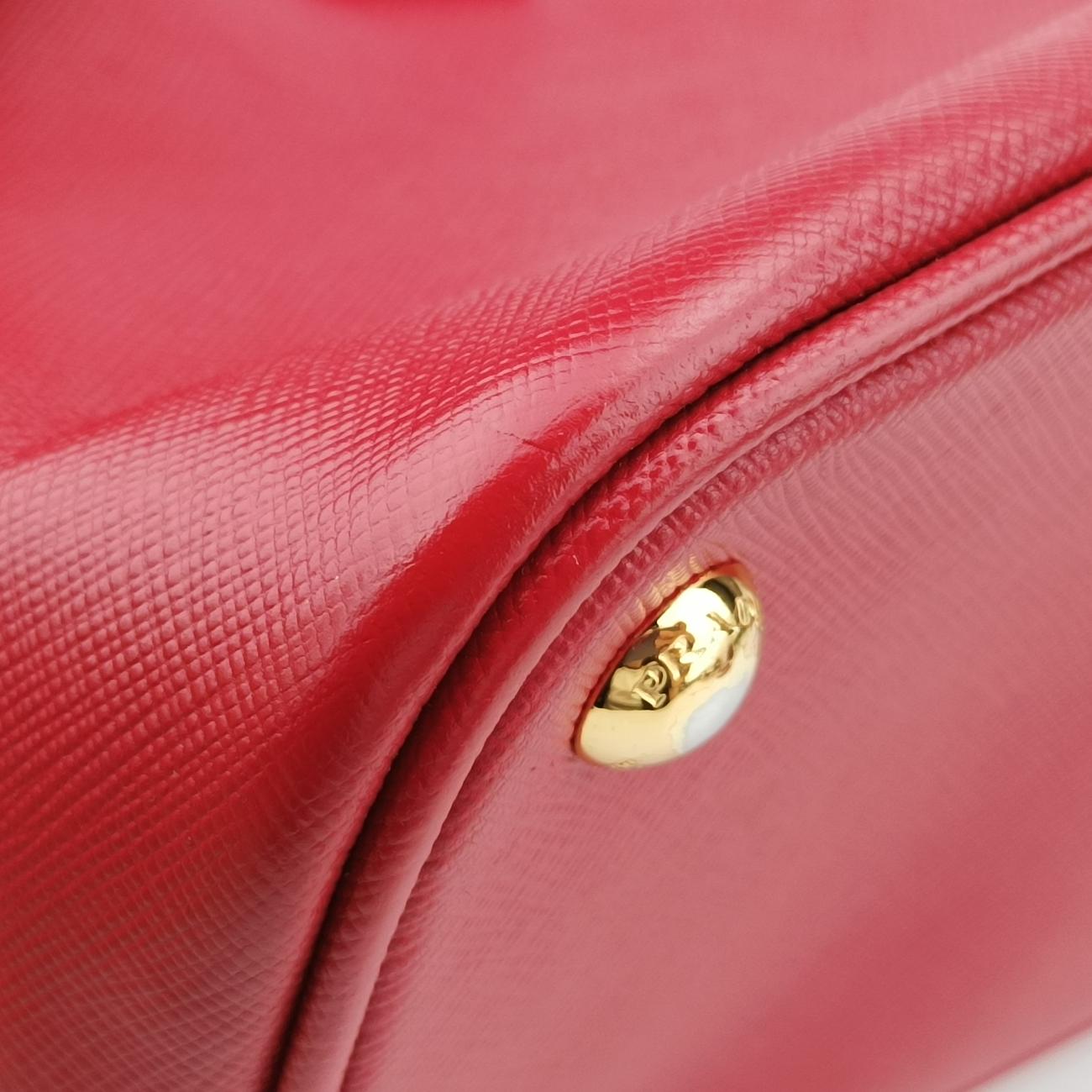Promenade Red Saffiano Leather 208 7/I