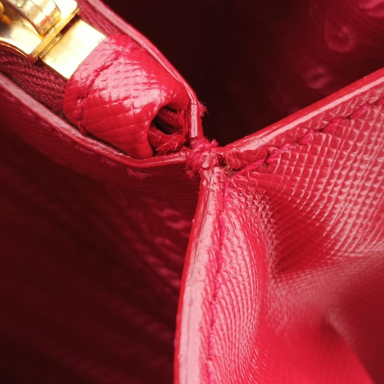 Promenade Red Saffiano Leather 208 7/I