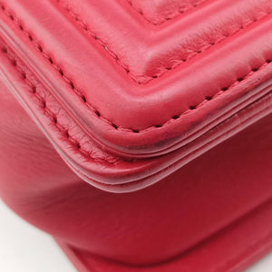 BOY CHANEL Red lambskin 17940235