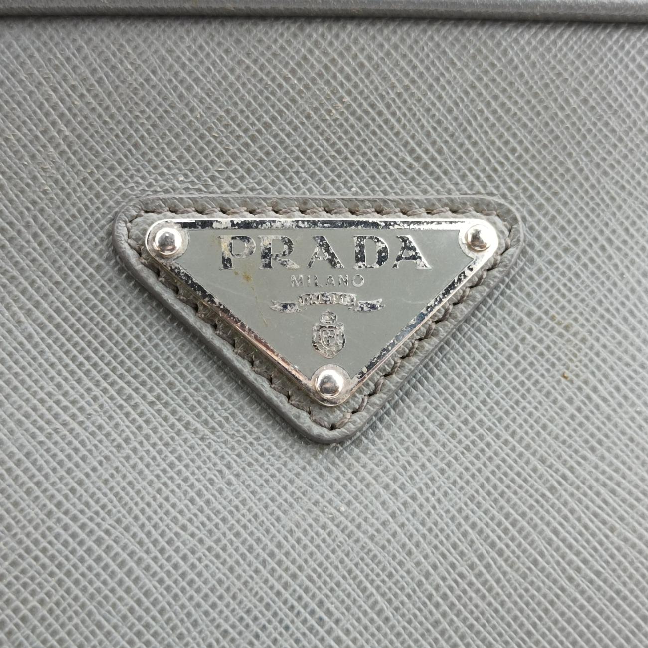 Business Briefcase Grey SAFFIANO Leather 7 D