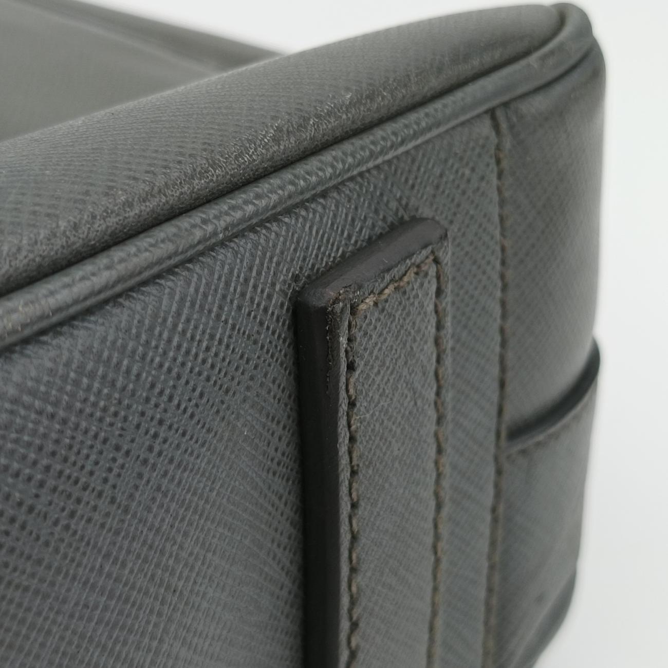 Business Briefcase Grey SAFFIANO Leather 7 D