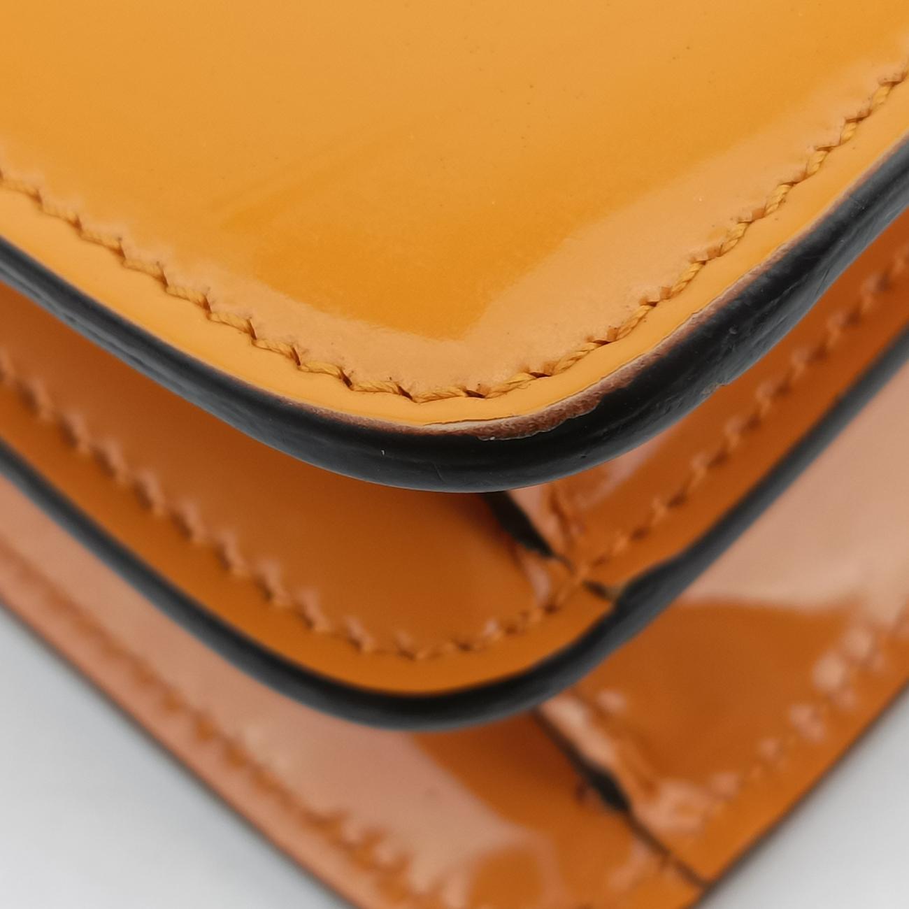 Interlocking G Orange Patent D018482392