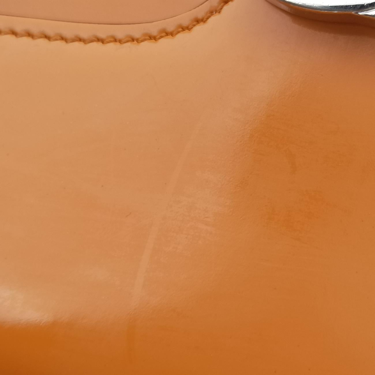 Interlocking G Orange Patent D018482392