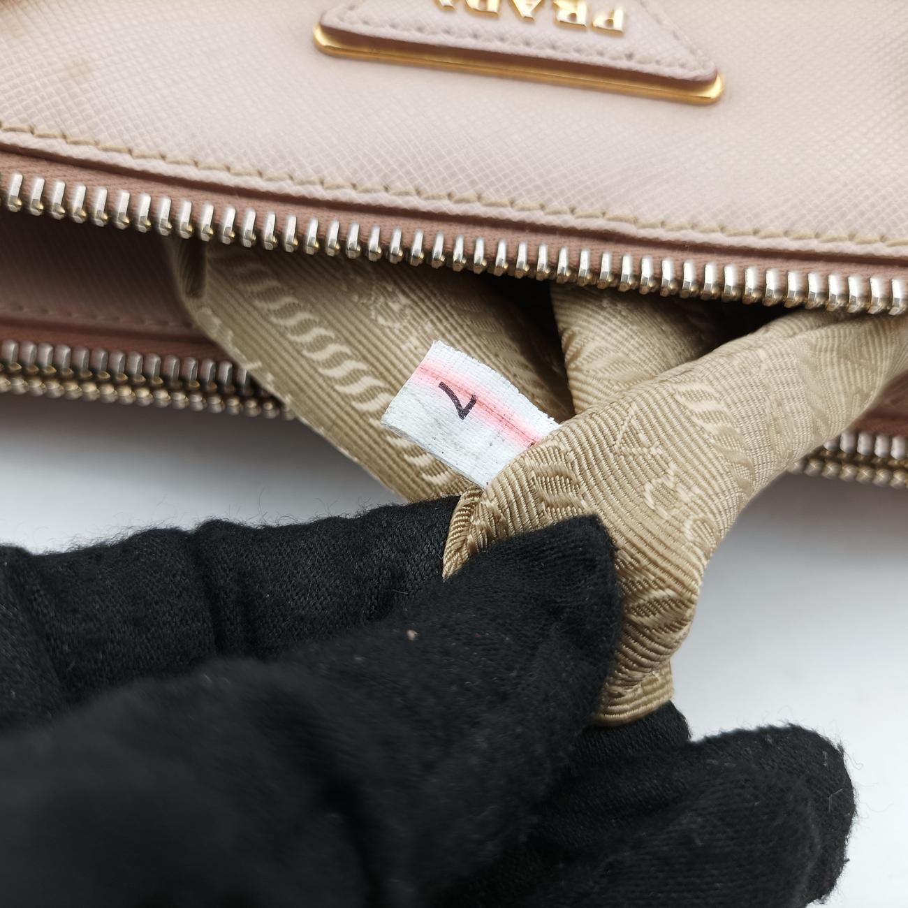 Galleria Pink SAFFIANO Leather 7 O