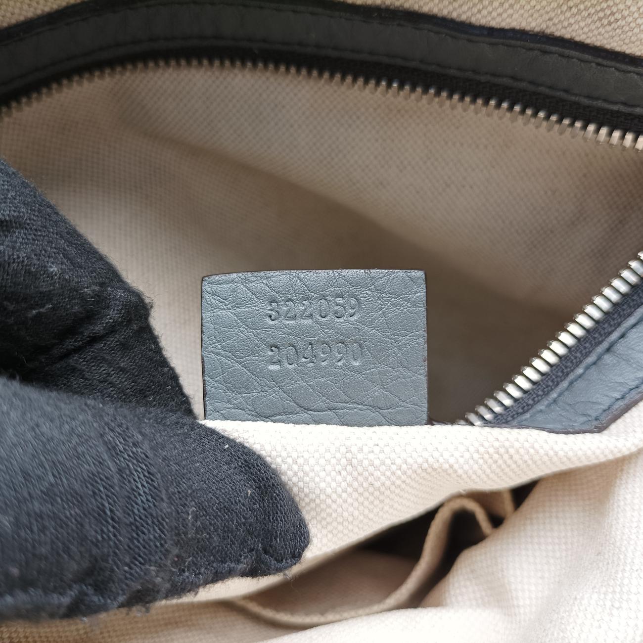 Interlocking G Logo Soho Messenger Grey Leather A016476622