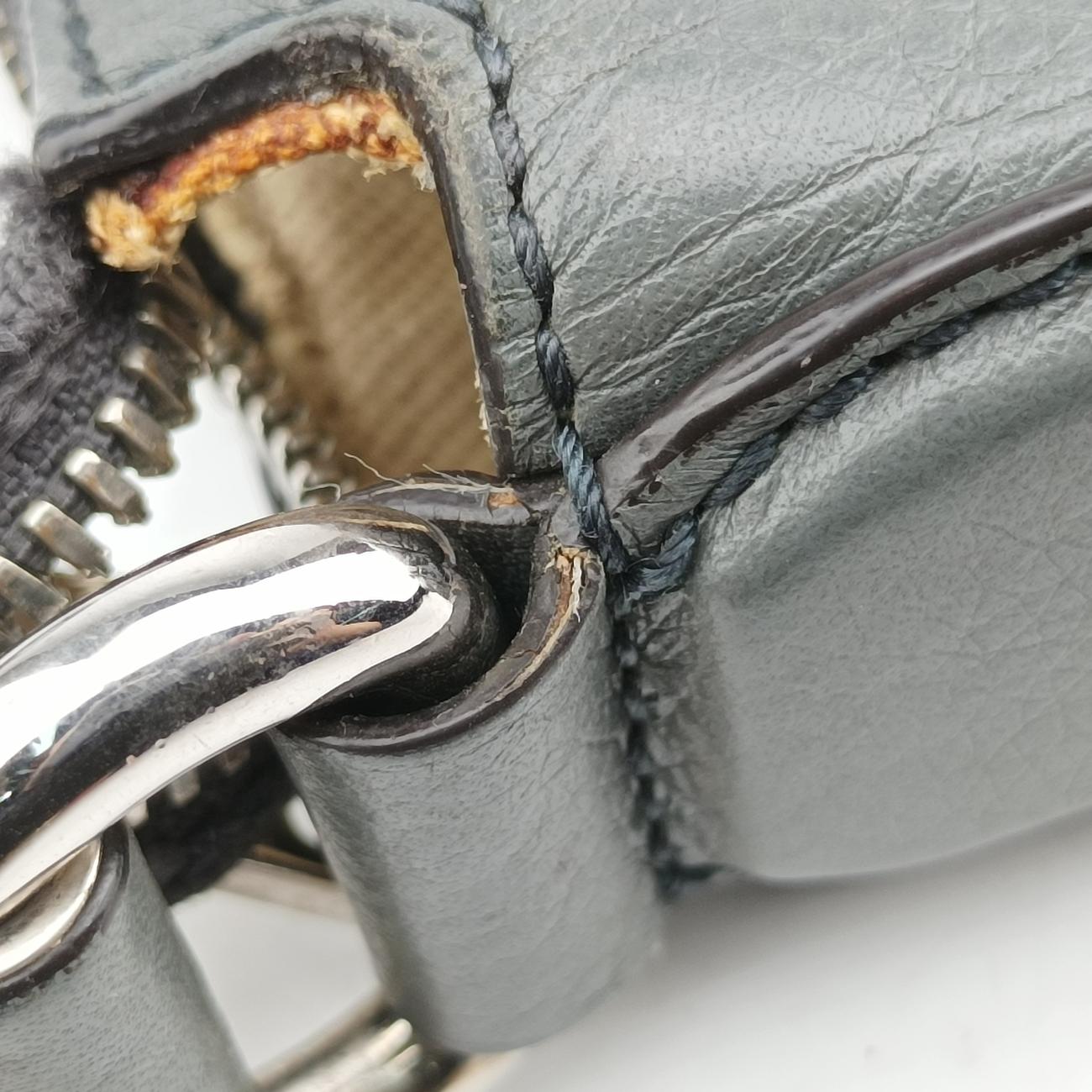 Interlocking G Logo Soho Messenger Grey Leather A016476622
