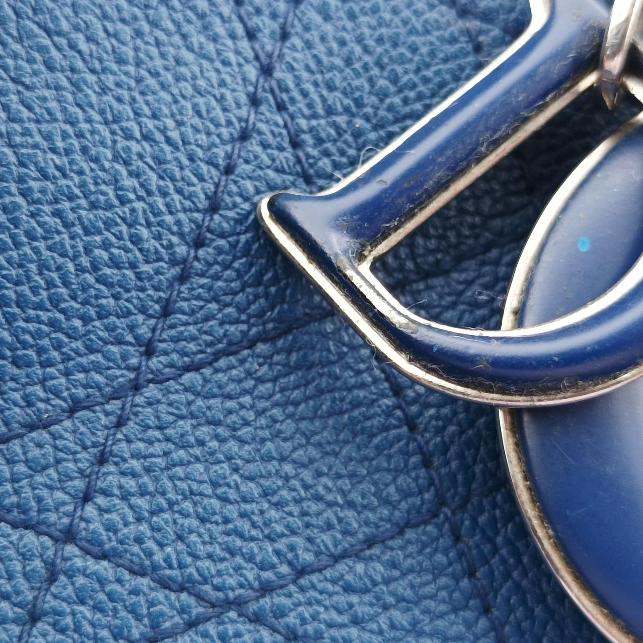 Medium Cannage Grained Blue Leather 01-RU-0166