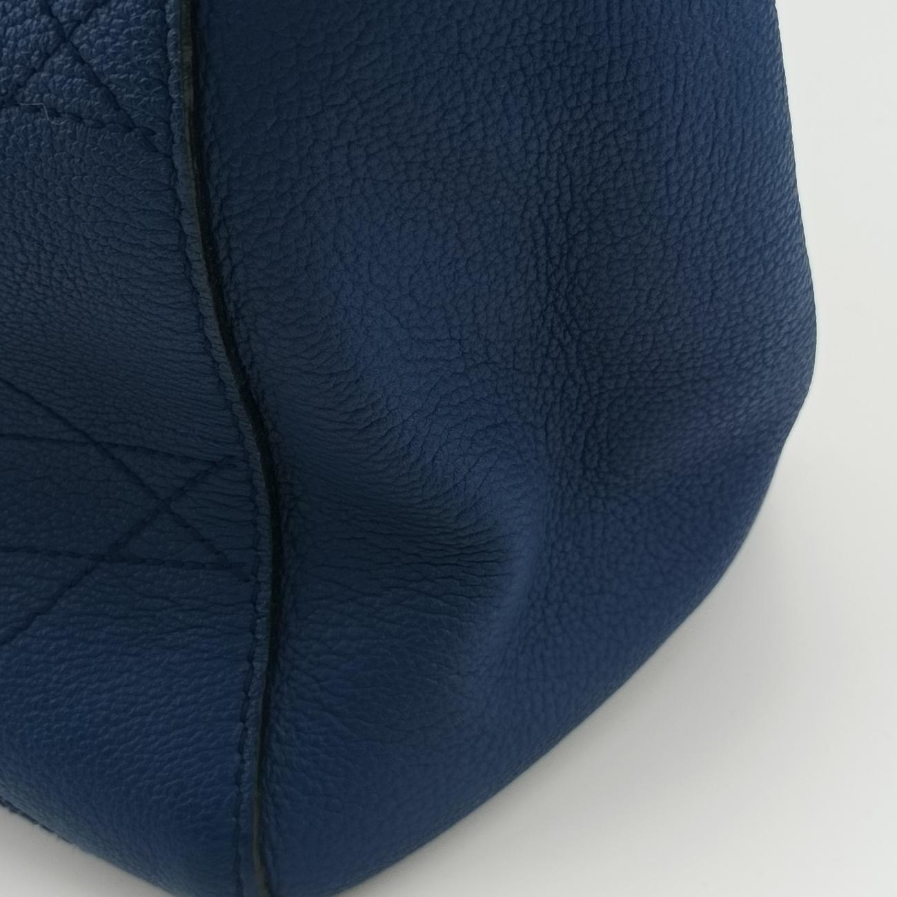 Medium Cannage Grained Blue Leather 01-RU-0166