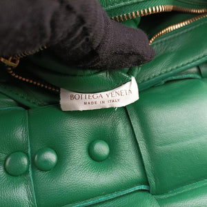 The Chain Cassette Green lambskin B09392158T