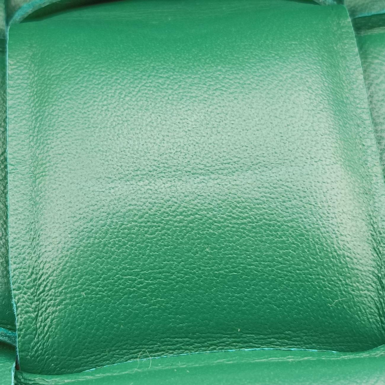 The Chain Cassette Green lambskin B09392158T