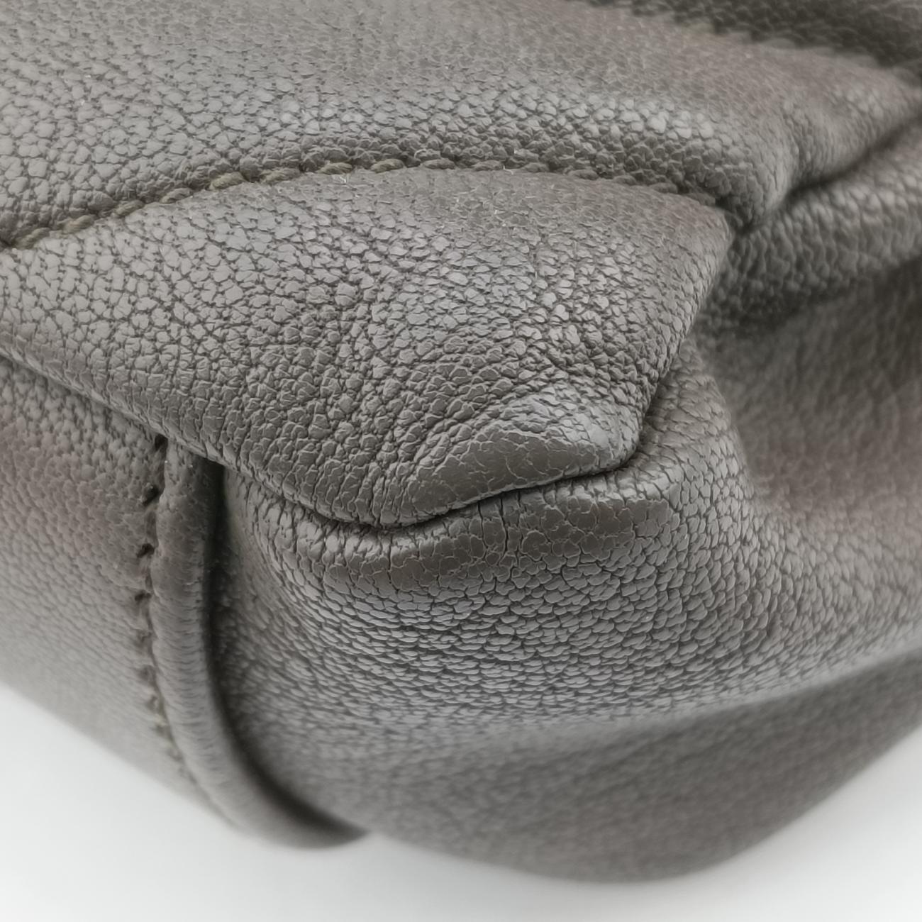 COLLEGE Grey Leather DMR428056.0516