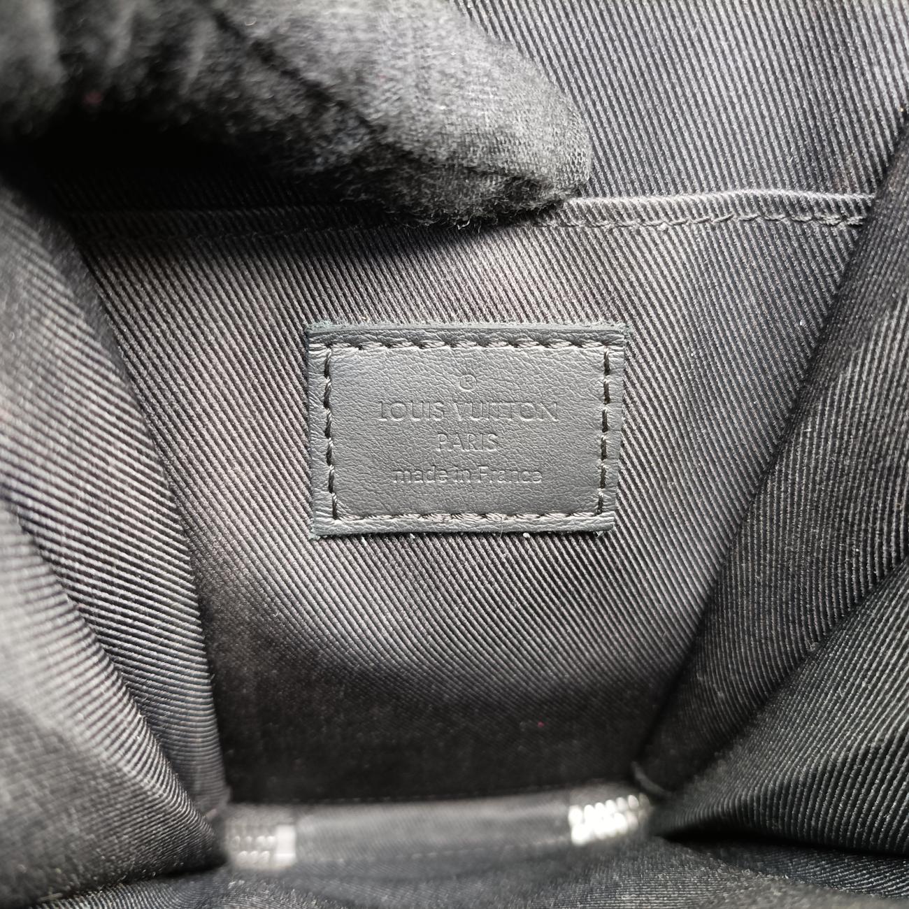 LV Aerogramme Phone Pouch Black Grained Leather MI4270 ICチップ