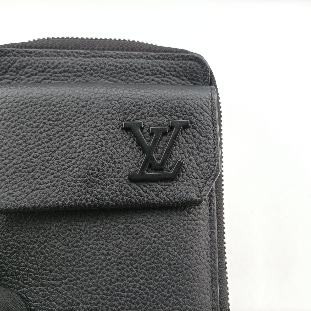 LV Aerogramme Phone Pouch Black Grained Leather MI4270 ICチップ