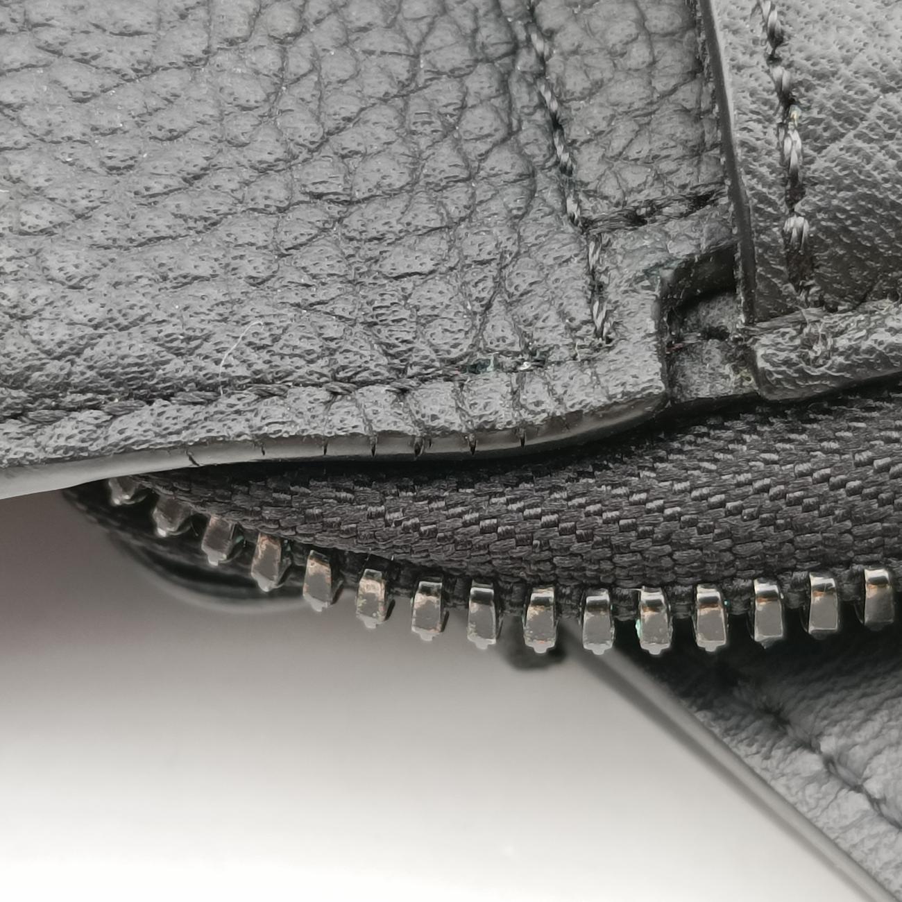 LV Aerogramme Phone Pouch Black Grained Leather MI4270 ICチップ