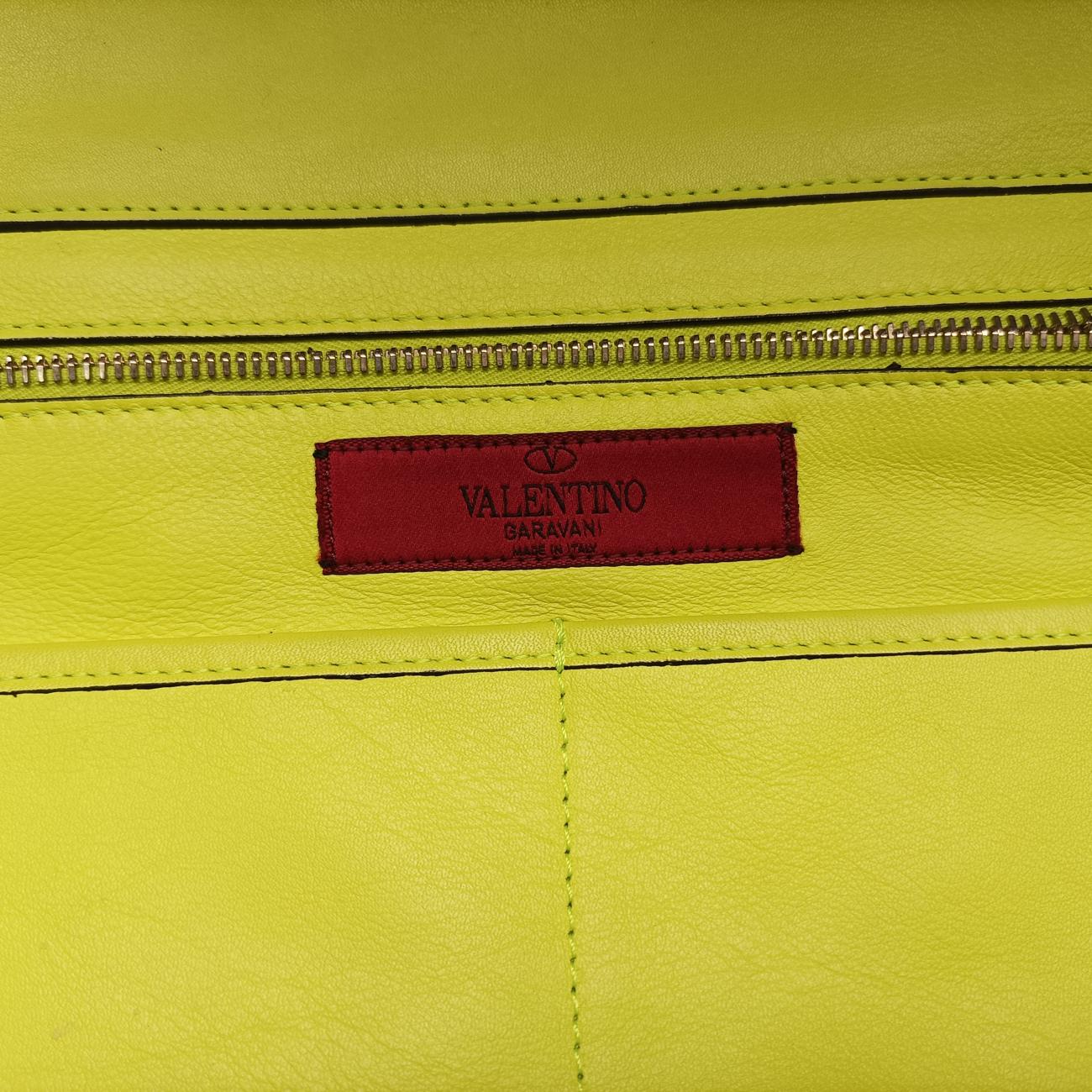 Rockstud Yellow Leather Lot number unknown