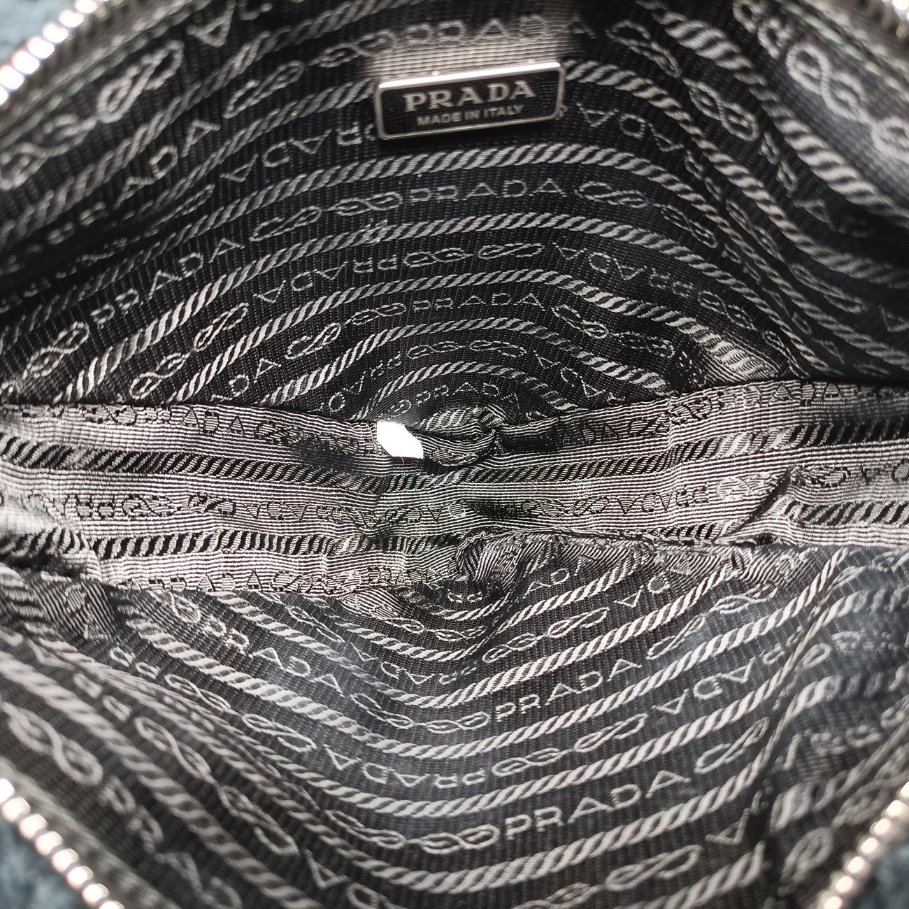 Triangle Terry Black Pile 31/Z