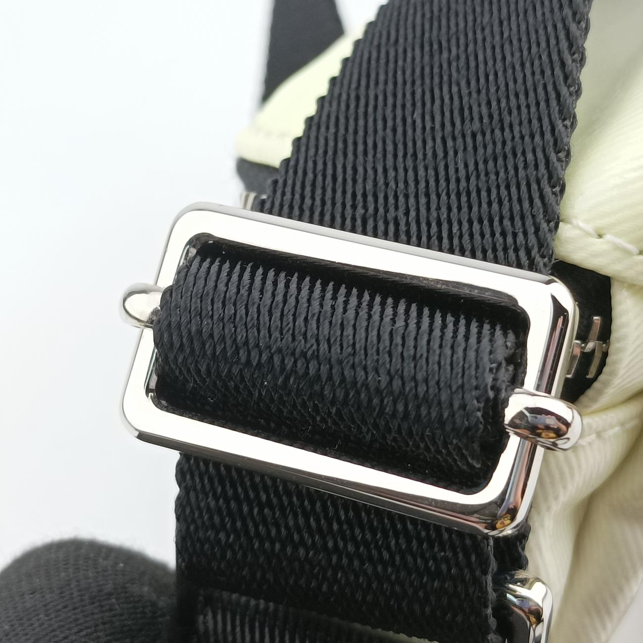 VLTN Print Black×white Patent TV-Q695YYW0