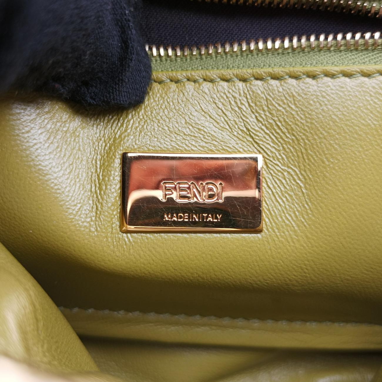 Peekaboo Green Suede 8BP118-AB5Y-208-3262