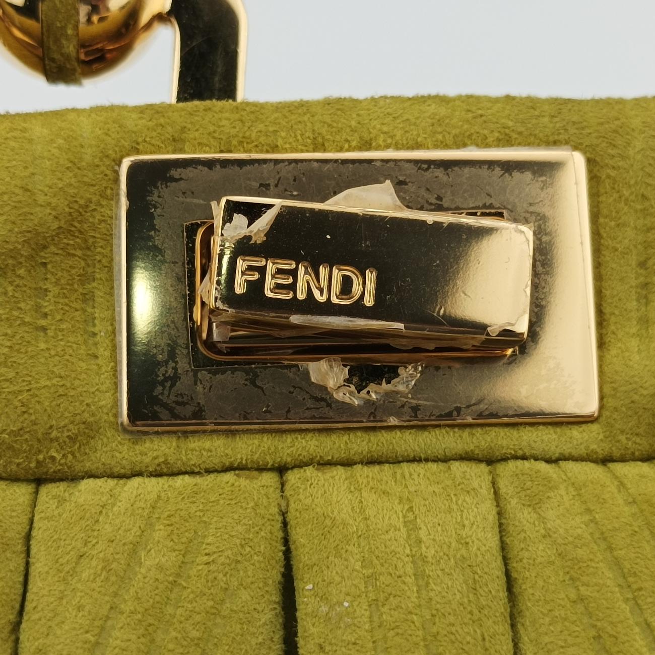 Peekaboo Green Suede 8BP118-AB5Y-208-3262