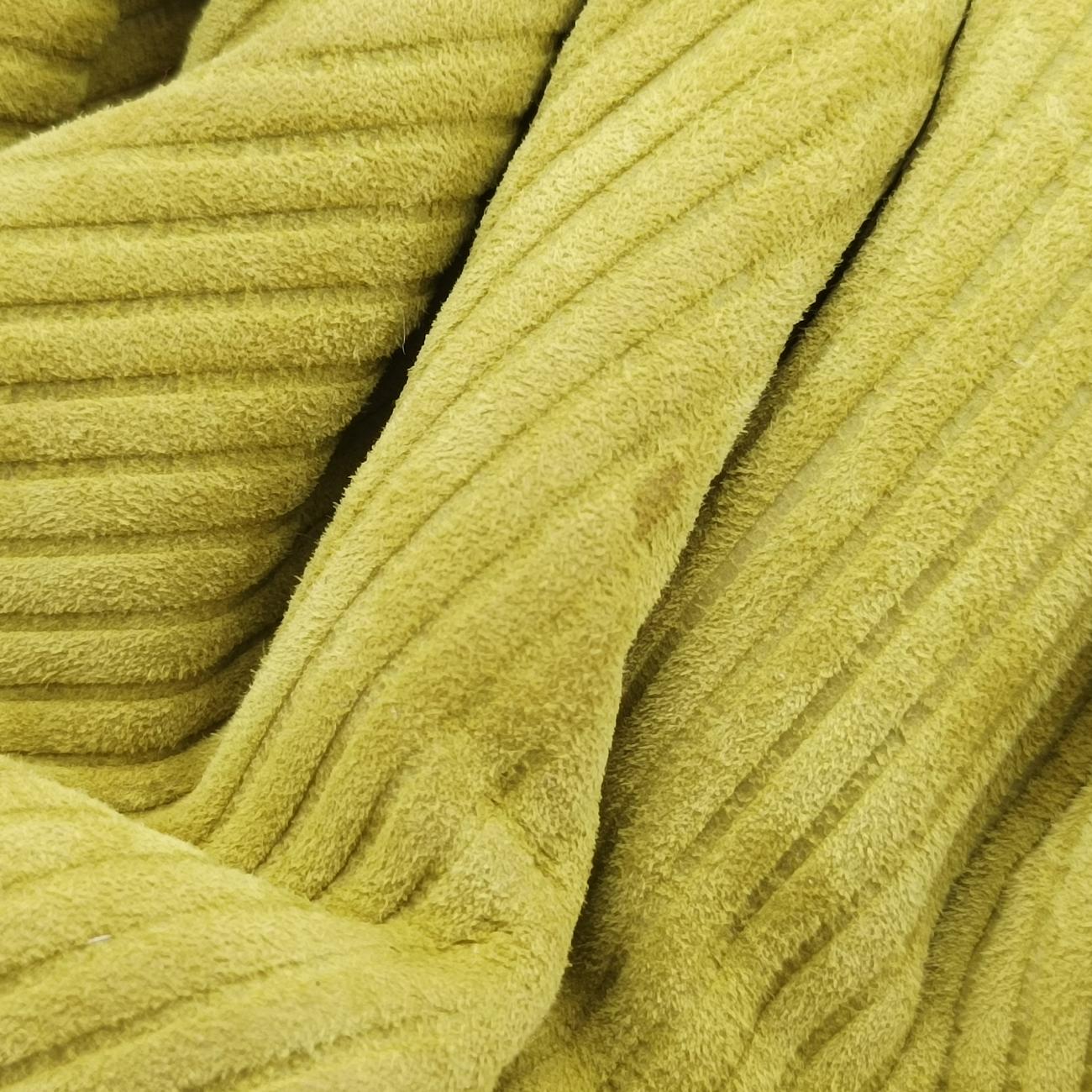 Peekaboo Green Suede 8BP118-AB5Y-208-3262