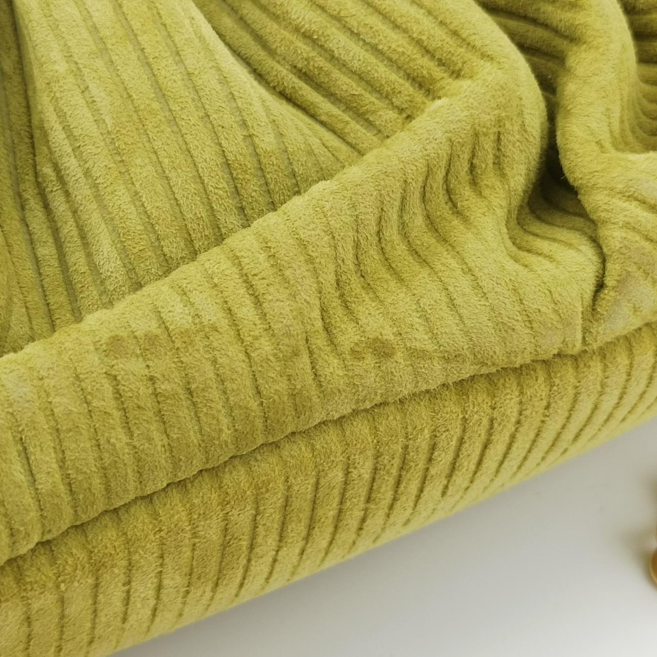 Peekaboo Green Suede 8BP118-AB5Y-208-3262