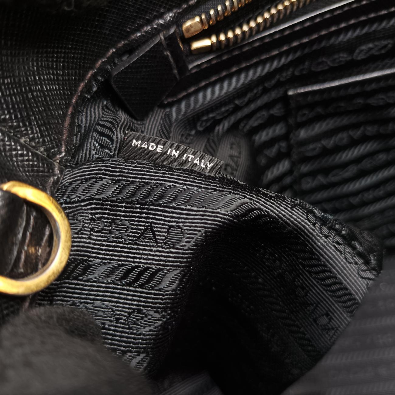 Galleria Black SAFFIANO Leather 7/A 173