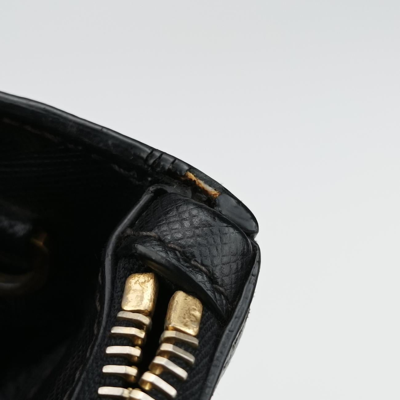 Galleria Black SAFFIANO Leather 7/A 173