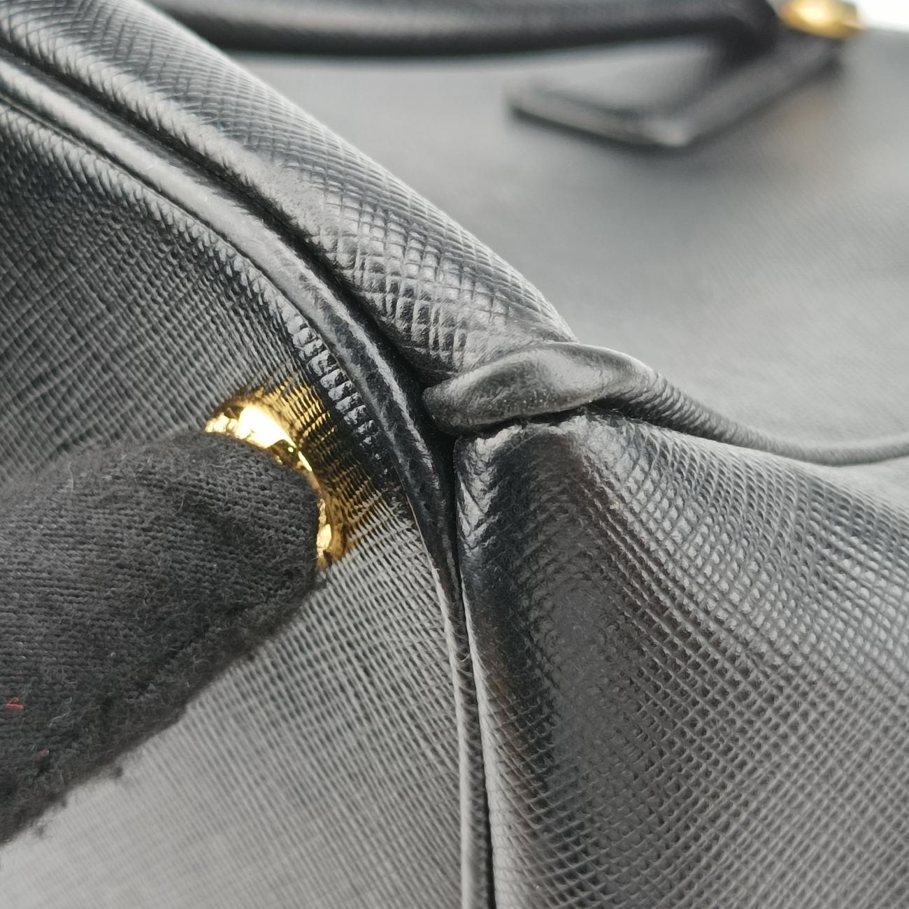 Galleria Black SAFFIANO Leather 7/A 173