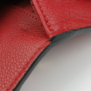 Pochette MéTIS MM Scarlet Red Monogram Empreinte AR4147 ICチップ