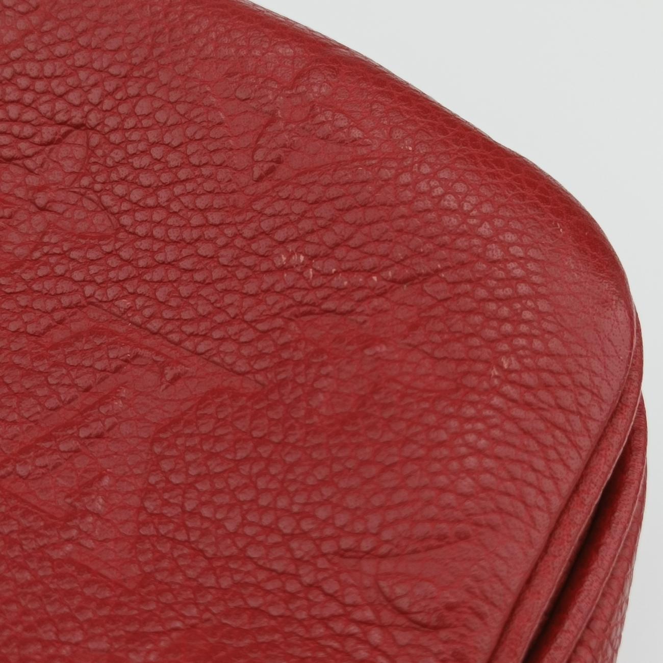 Pochette MéTIS MM Scarlet Red Monogram Empreinte AR4147 ICチップ