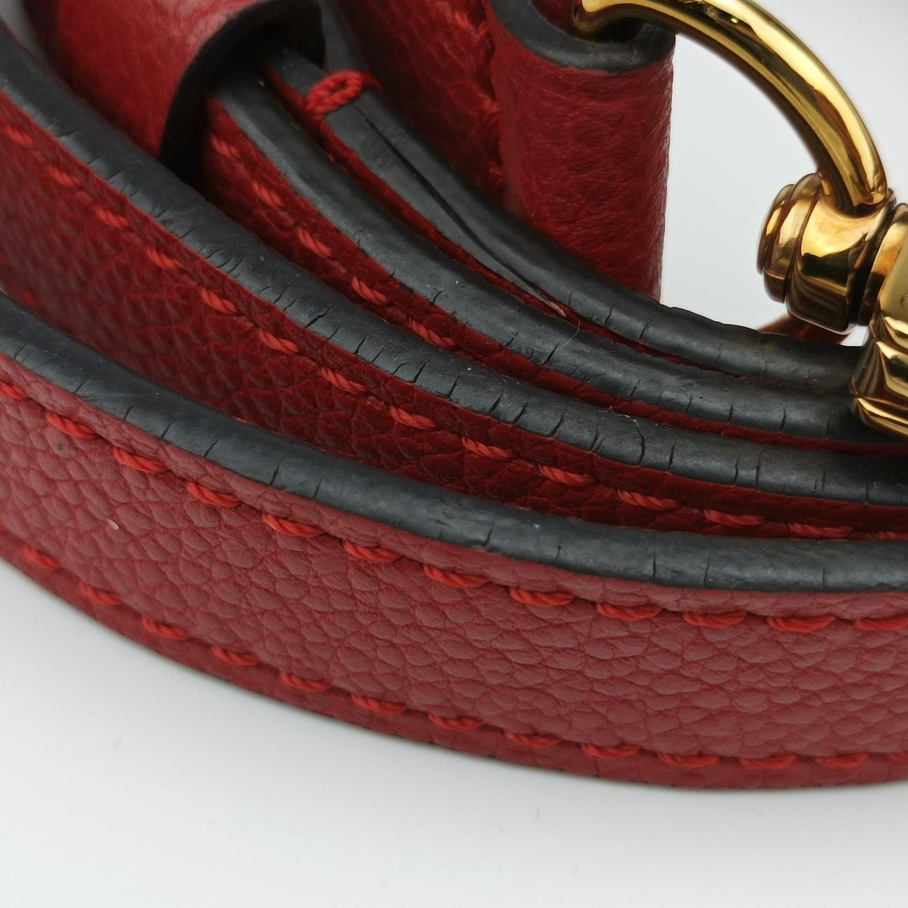Pochette MéTIS MM Scarlet Red Monogram Empreinte AR4147 ICチップ