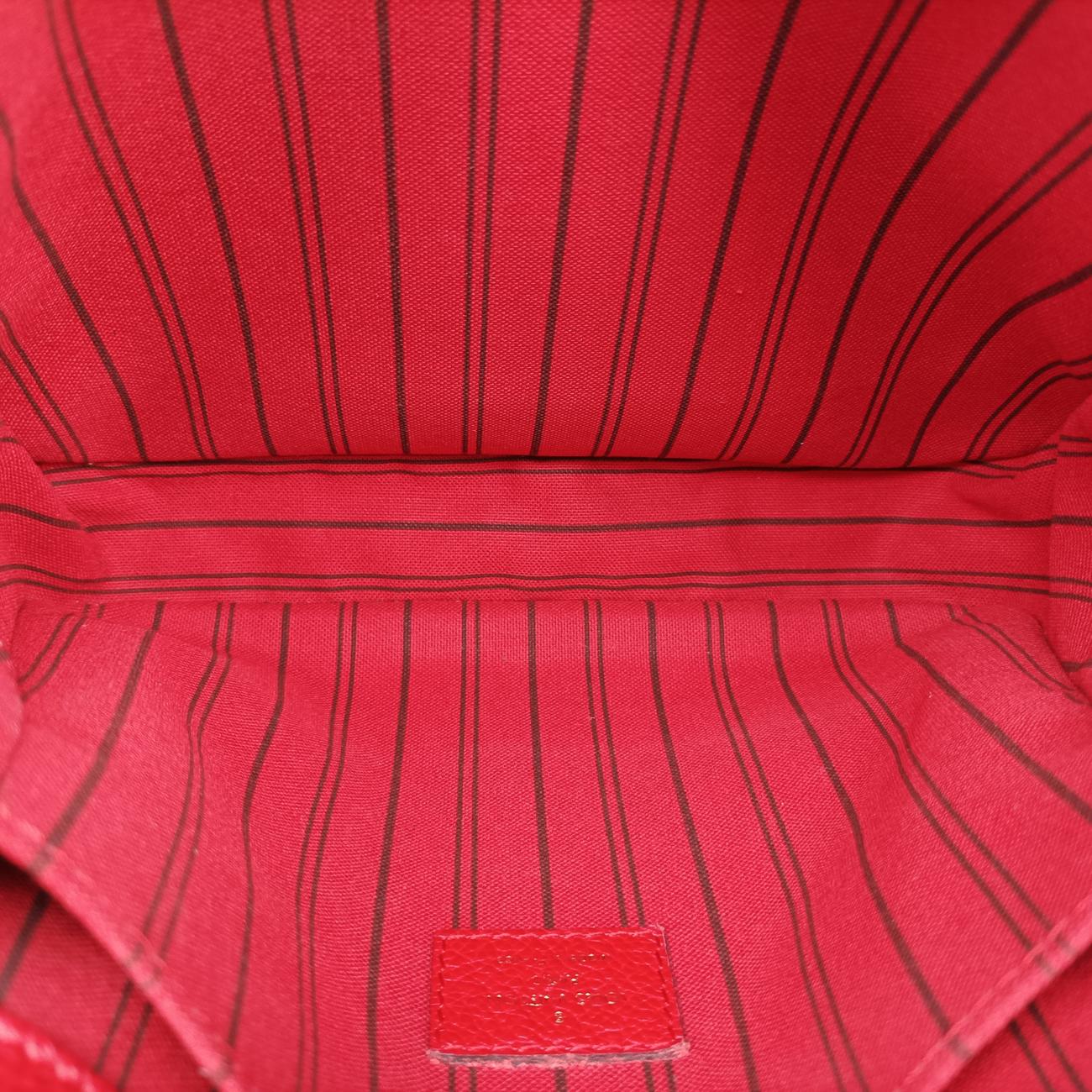 Pochette MéTIS MM Scarlet Red Monogram Empreinte AR4147 ICチップ