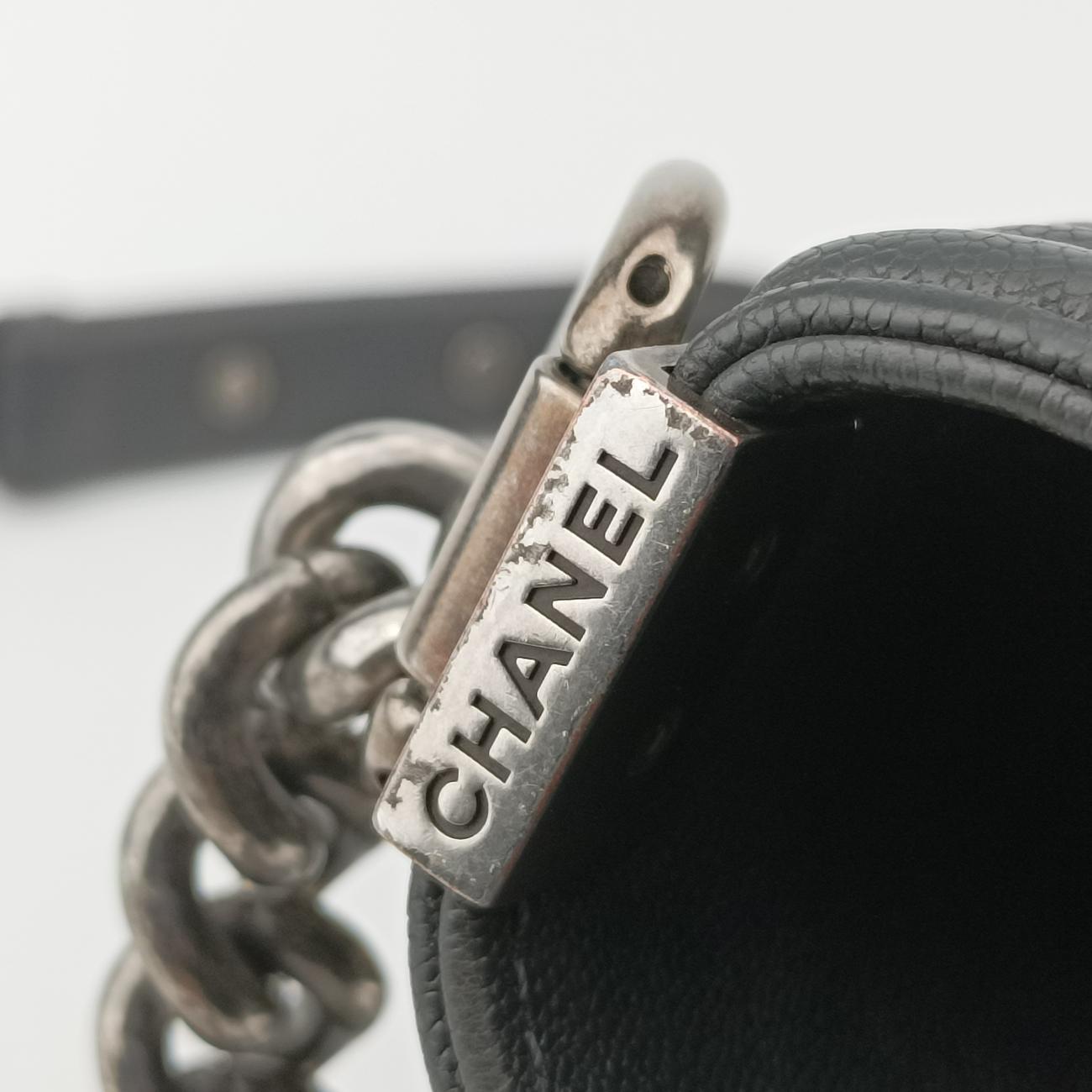 BOY CHANEL Grey caviar skin 26480755