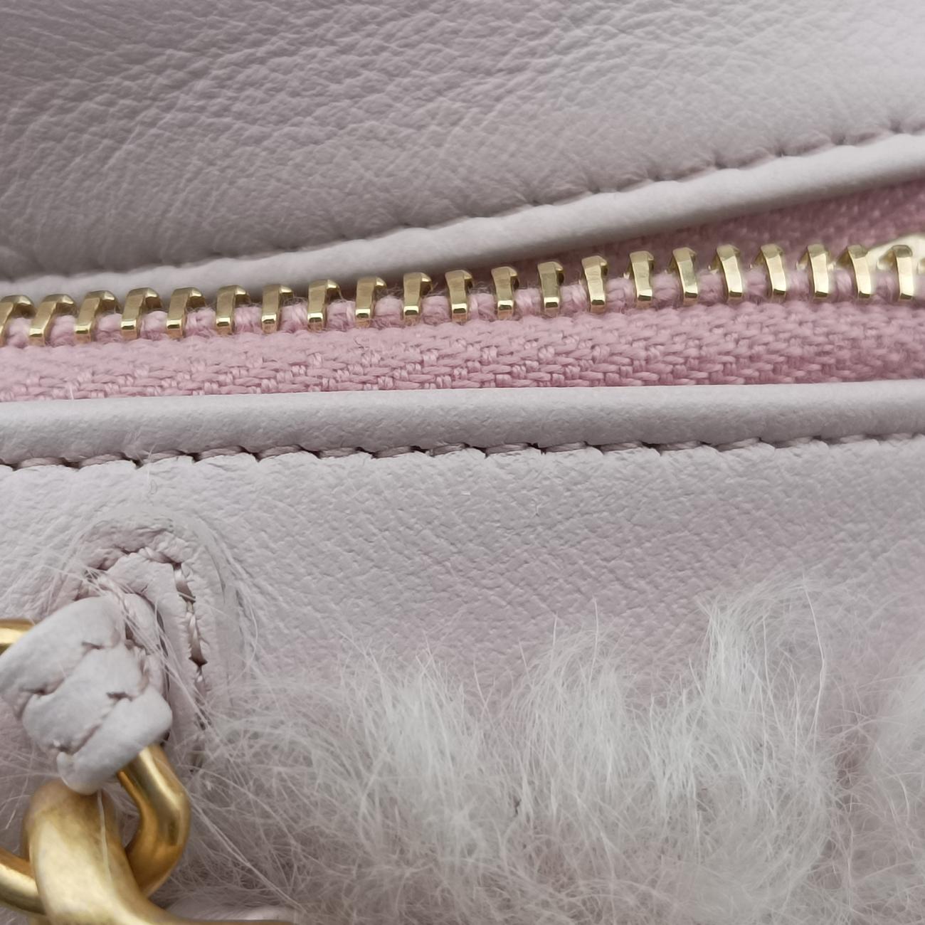 CHANEL 19 Round Pink Leather × wool 30235655